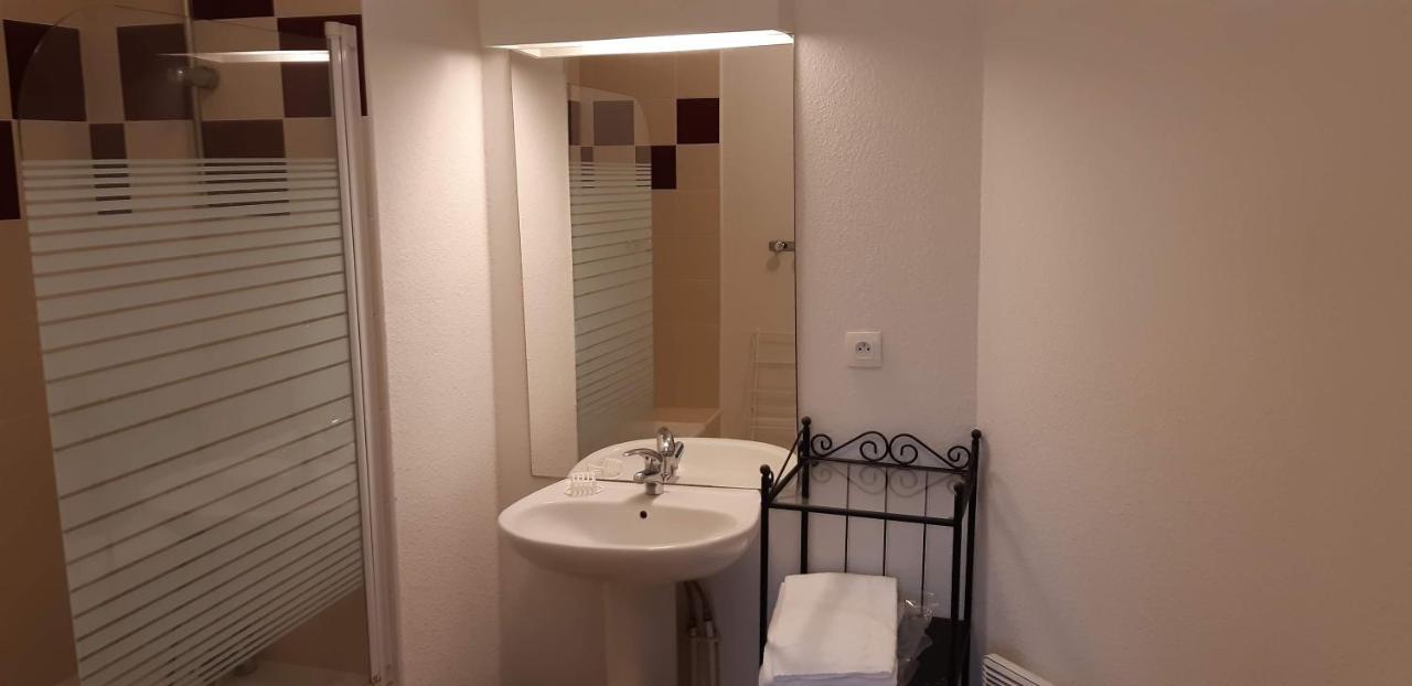 Charmant Logement Avec Piscine 贝尔热拉克 外观 照片