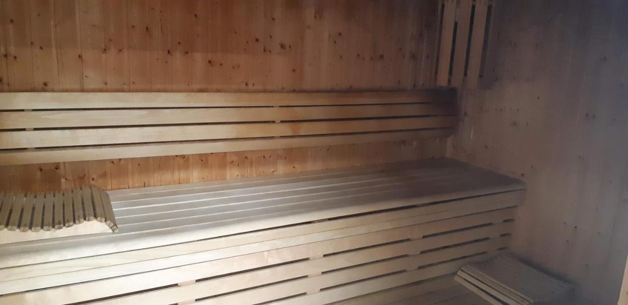 Charmant Logement Avec Piscine 贝尔热拉克 外观 照片
