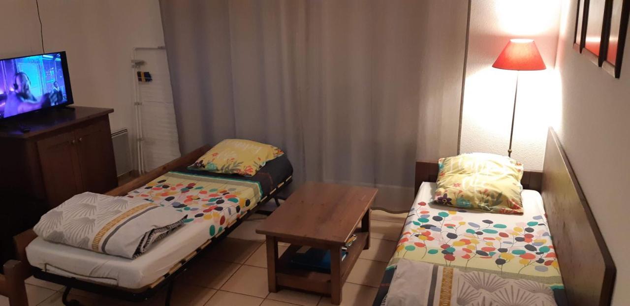 Charmant Logement Avec Piscine 贝尔热拉克 外观 照片
