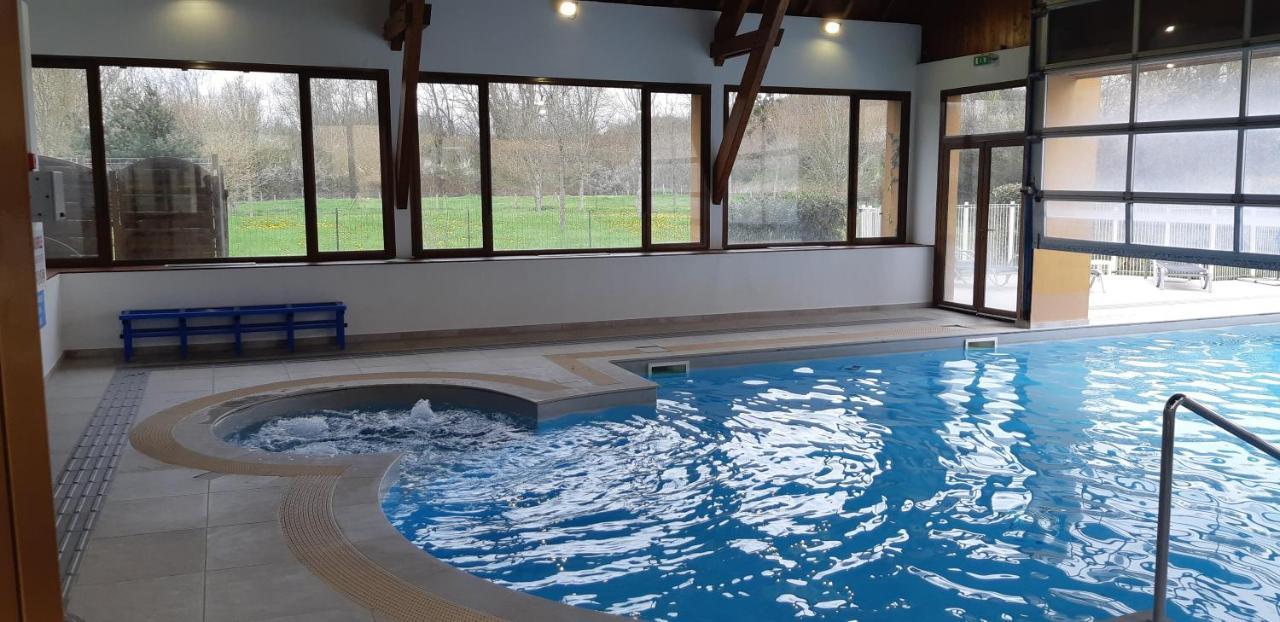 Charmant Logement Avec Piscine 贝尔热拉克 外观 照片